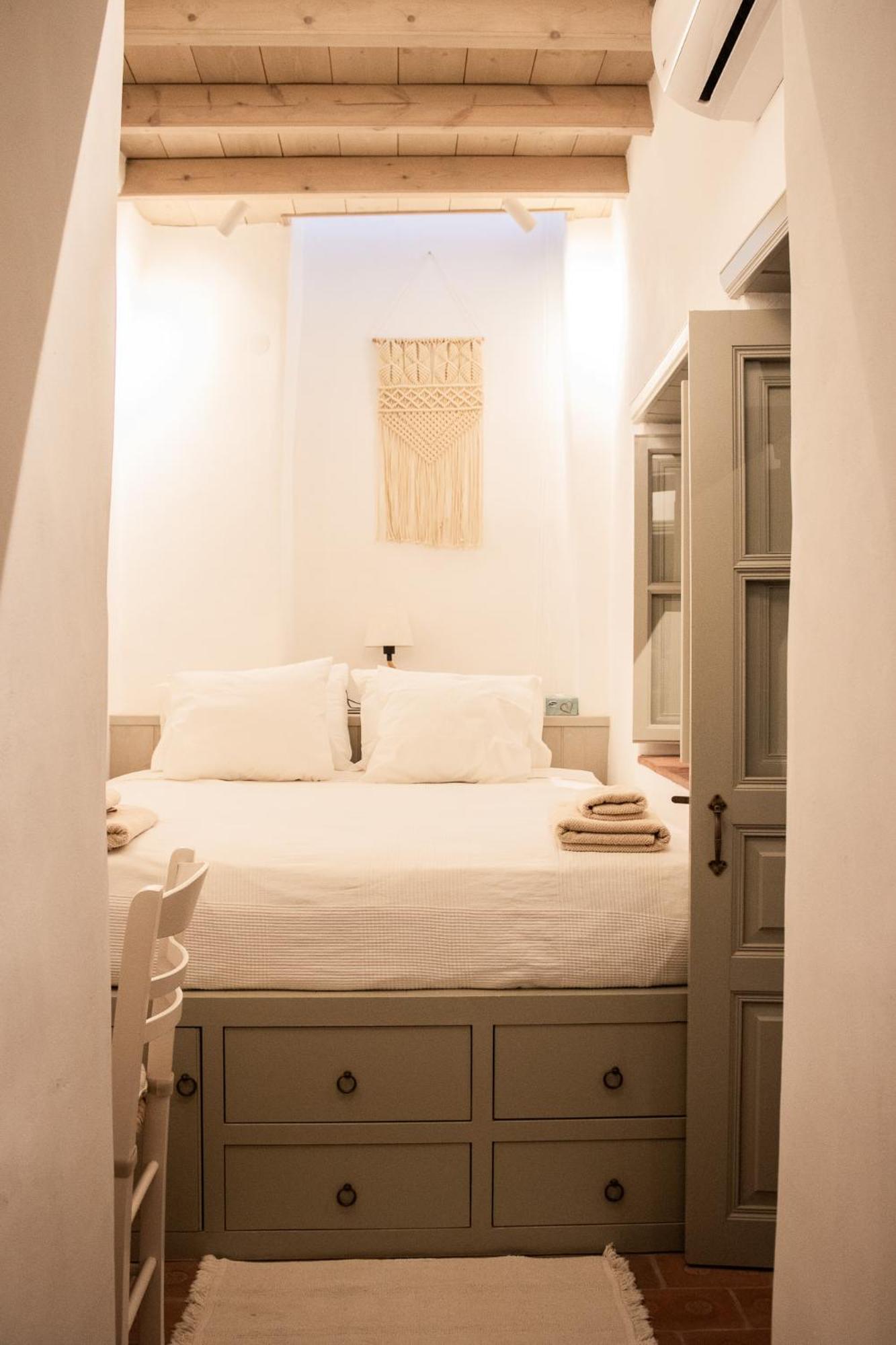 Patmos Traditional House Chora Near The Monastery Exterior foto